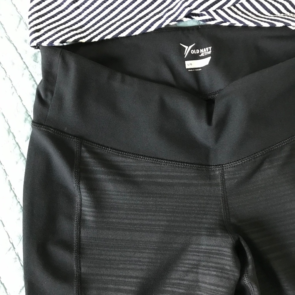 NWOT Free People Black/White Striped Tabby Cat Mock Neck Crop Sz L-Free leggings - Picture 8 of 10